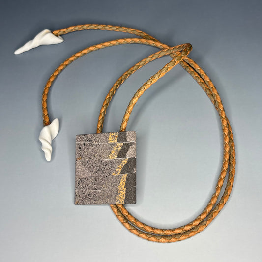 Gradient Vein Cut Bolo Tie